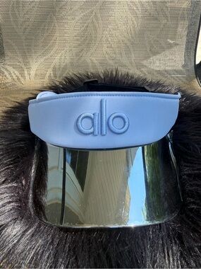 ALO YOGA Airlift Solar Visor in Seashell Blue